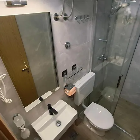 Ivan Affittacamere 3*